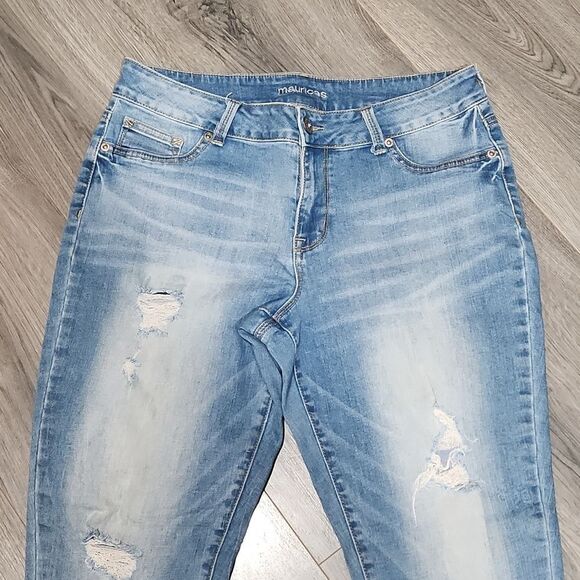 Maurices Light Blue Rugged Cropped Skinny Jeans - Picture 2 of 5